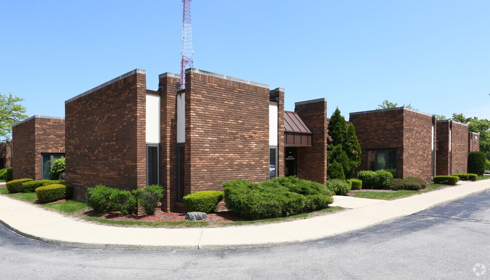 More Photos Of , Arlington Heights Office For Sale
