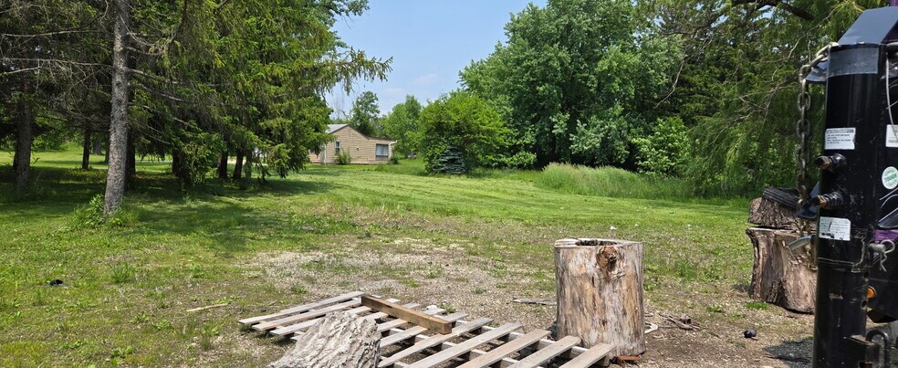 More Photos Of 35543 US-45, Lake Villa Flex For Sale