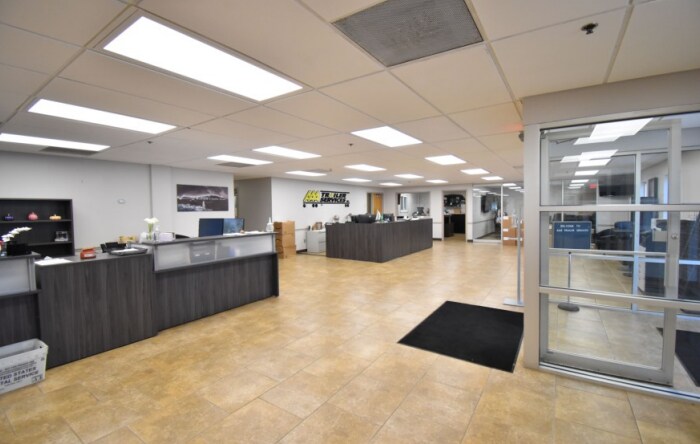 More Photos Of 4601-4608 Crossroads Industrial Dr, Bridgeton Warehouse For Lease