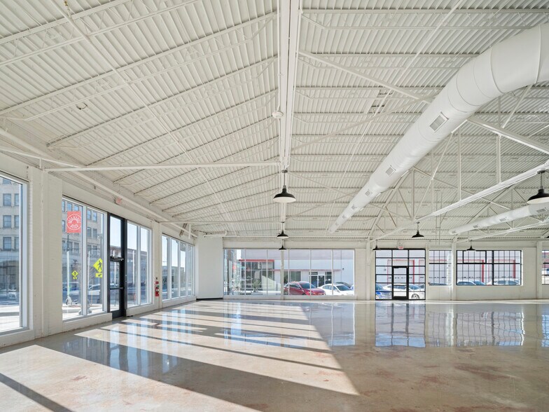 More Photos Of 801 N Broadway Ave, Oklahoma City Storefront Retail Office For Lease