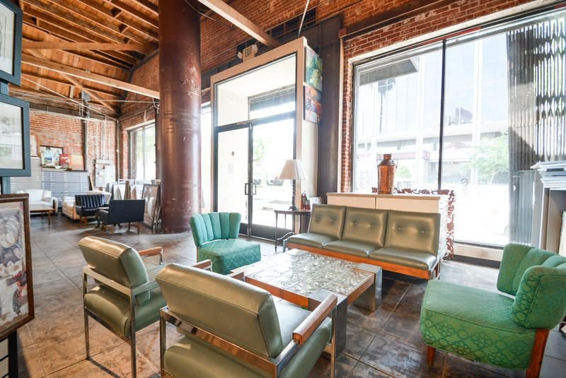 More Photos Of 6433 W Sunset Blvd, Hollywood Freestanding For Lease