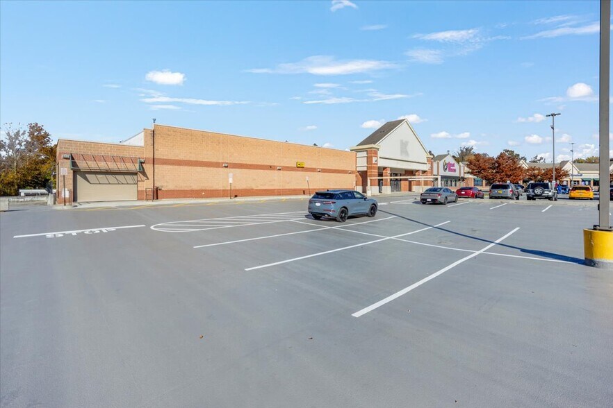 More Photos Of 374 Windsor Hwy, Vails Gate Unknown For Lease
