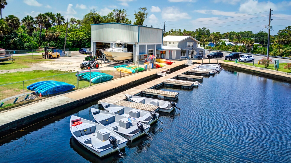 More Photos Of 7154 Shoal Line Blvd, Spring Hill Marina For Sale