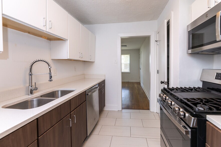 More Photos Of 170 N Hollywood St, Memphis Apartments For Sale