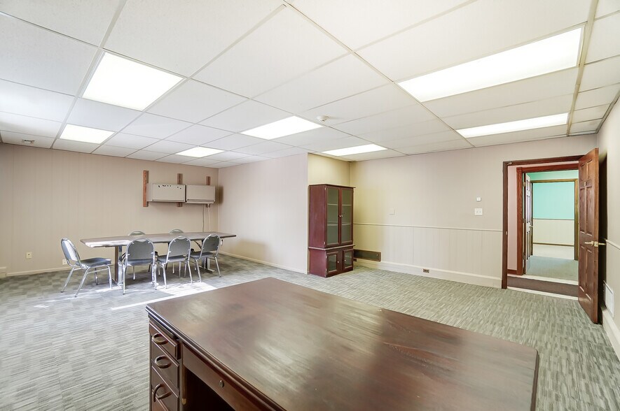 More Photos Of 112-120 N West St, Lima Storefront Retail Office For Lease