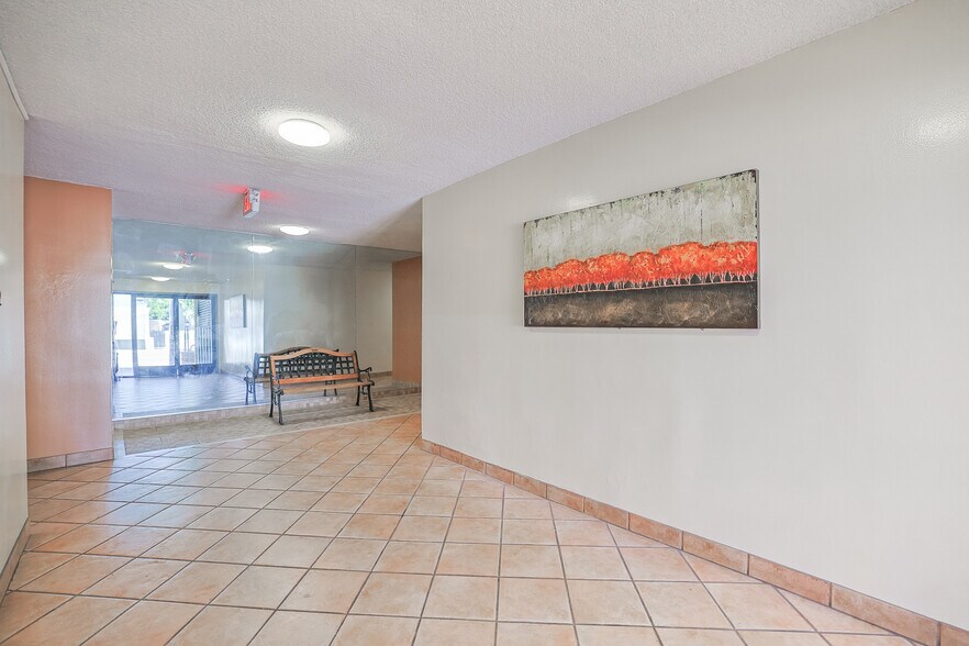 More Photos Of 6121 Woodman Ave, Van Nuys Apartments For Sale