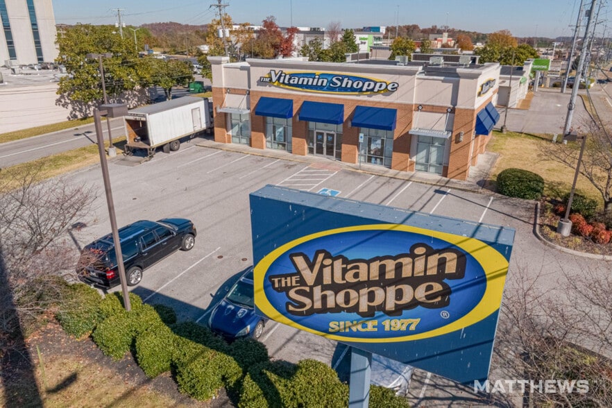More Photos Of 7833 Kingston Pike, Knoxville Drugstore For Sale