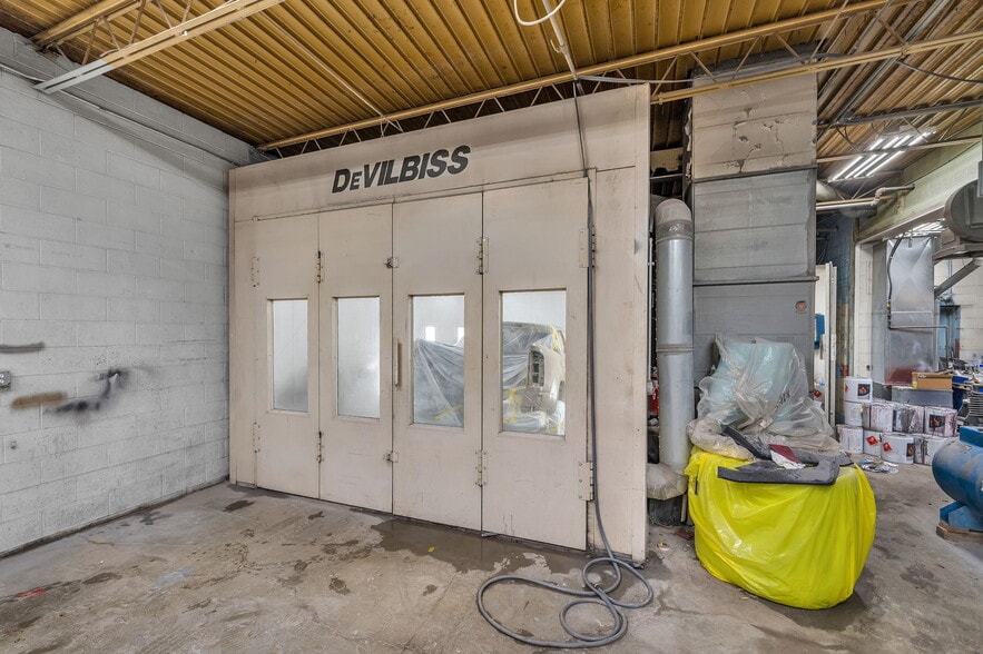 More Photos Of 29300 Goddard Rd, Romulus Manufacturing For Sale