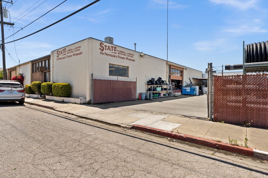 More Photos Of 1000 American St, San Carlos Warehouse For Sale