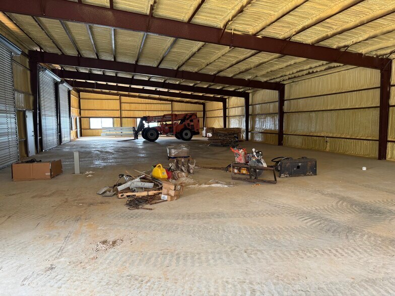 More Photos Of 112-120 Cove Harbor North, Rockport Warehouse For Lease