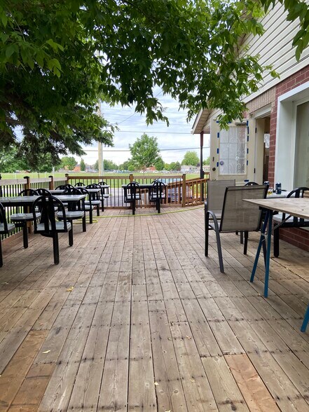 More Photos Of 56 Yonge St S, Springwater Fast Food For Sale