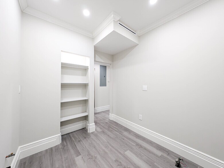 More Photos Of 140 W 58th St, New York Apartments For Lease