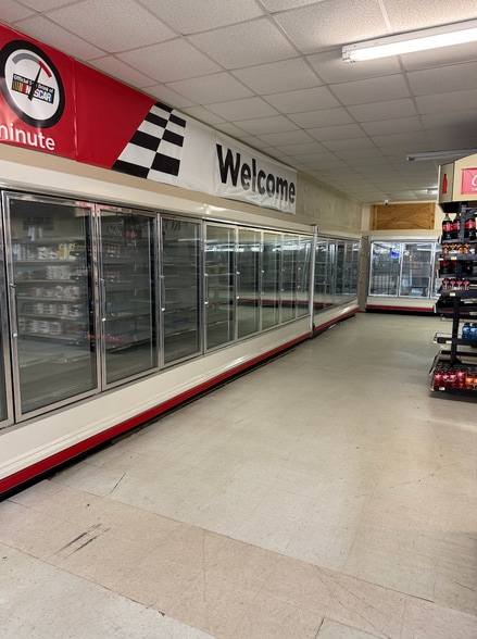 More Photos Of 8524 Us Highway 280 E, Ellabell Freestanding For Lease