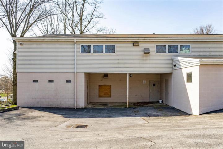 More Photos Of 915 N Hanover St, Elizabethtown Medical For Sale