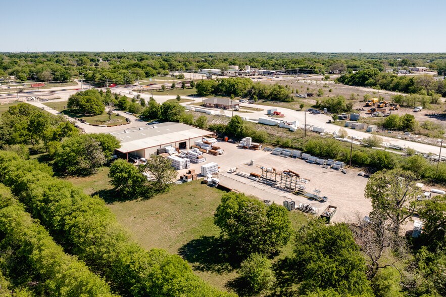More Photos Of 2462 E University Dr, McKinney Warehouse For Sale