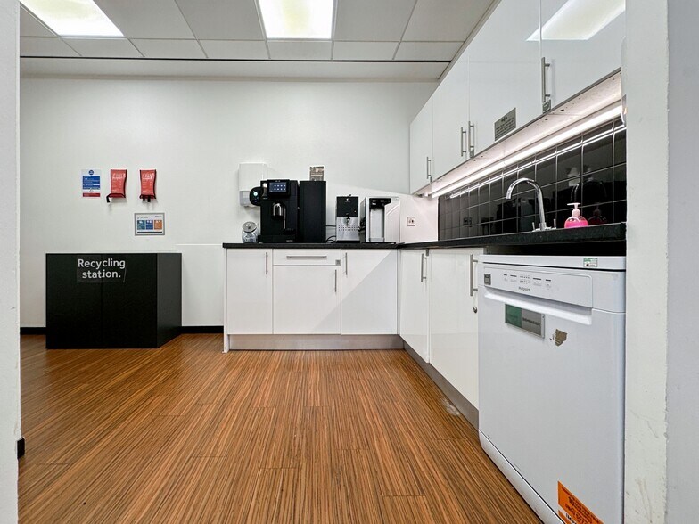 More Photos Of 450 Bath Rd, West Drayton Coworking Space