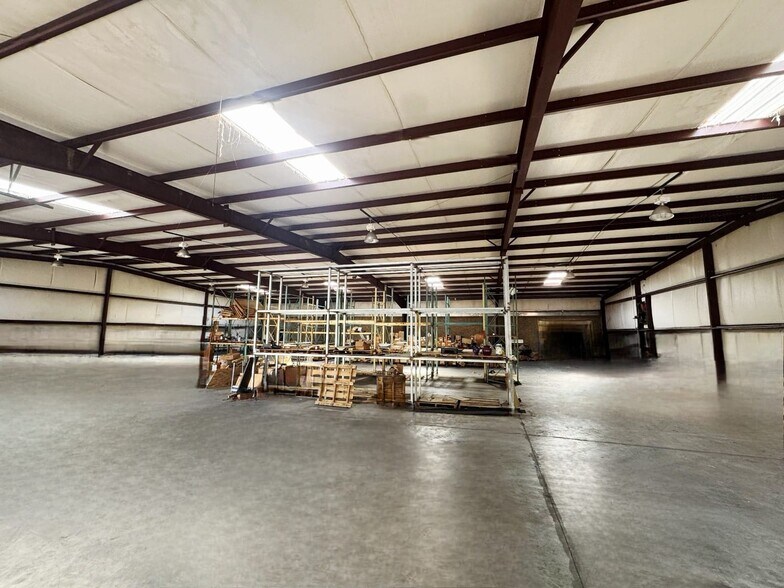 More Photos Of 600 S Plum St, Pine Bluff Warehouse For Lease
