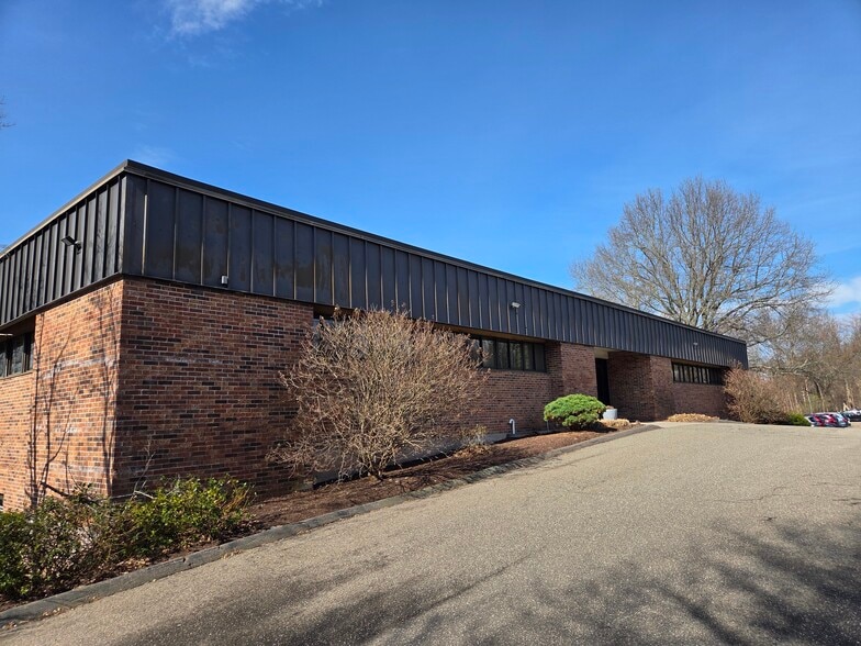 Primary Photo Of 535 Saybrook Rd, Middletown Medical For Lease