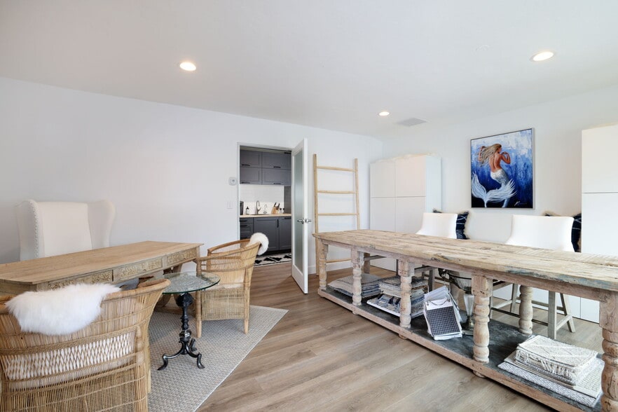 More Photos Of 201 Marine Ave, Newport Beach Office For Sale