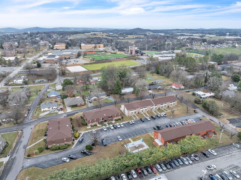 More Photos Of 506 Ellis st, Jefferson City Apartments For Sale