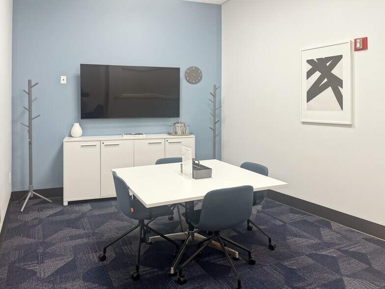 More Photos Of 1701 Park Center Dr, Orlando Coworking Space