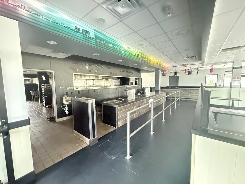 More Photos Of 5320 N Orange Blossom Trl, Orlando Restaurant For Sale