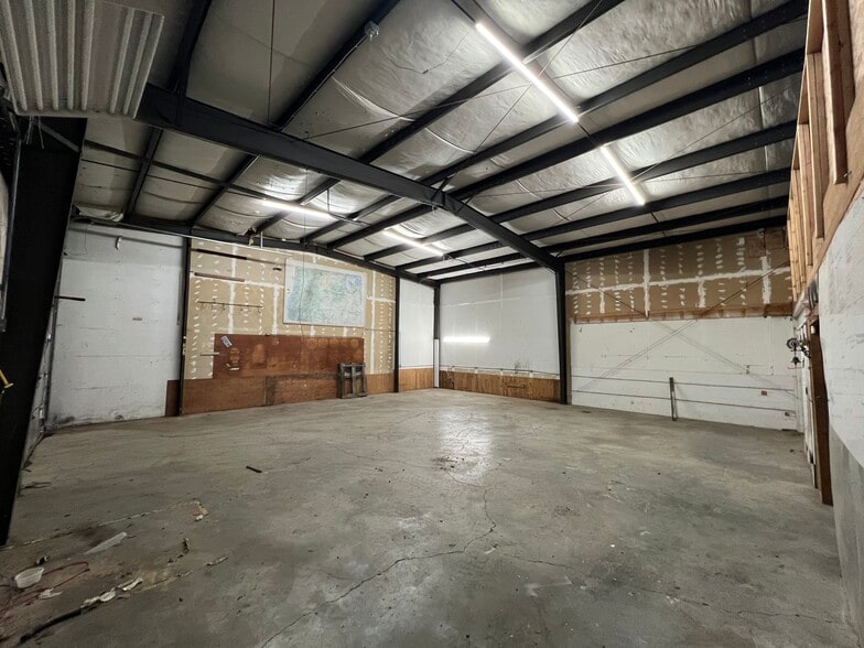 More Photos Of 4334 NE 148th Ave, Portland Service For Lease