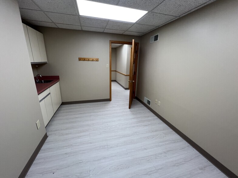 More Photos Of 155 Mount Pleasant Rd, West Newton Medical For Sale