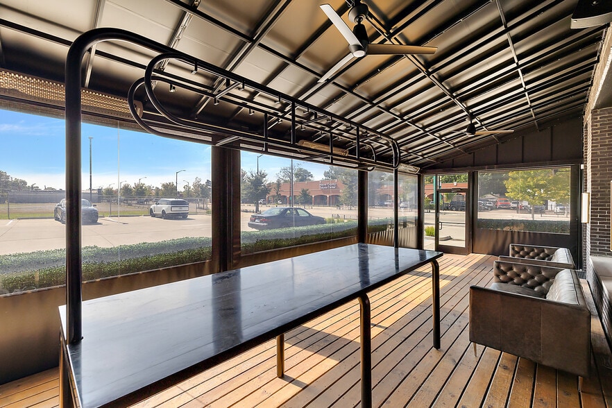 More Photos Of 20050 Livernois Ave, Detroit Restaurant For Sale