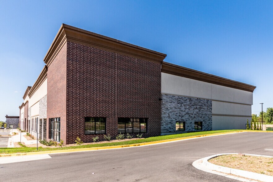 More Photos Of 15200 College Blvd, Lenexa Industrial For Sale
