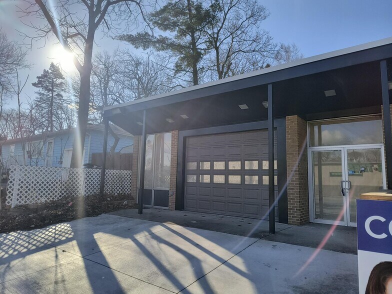 More Photos Of 4725 Central Ave, Lake Station Freestanding For Lease