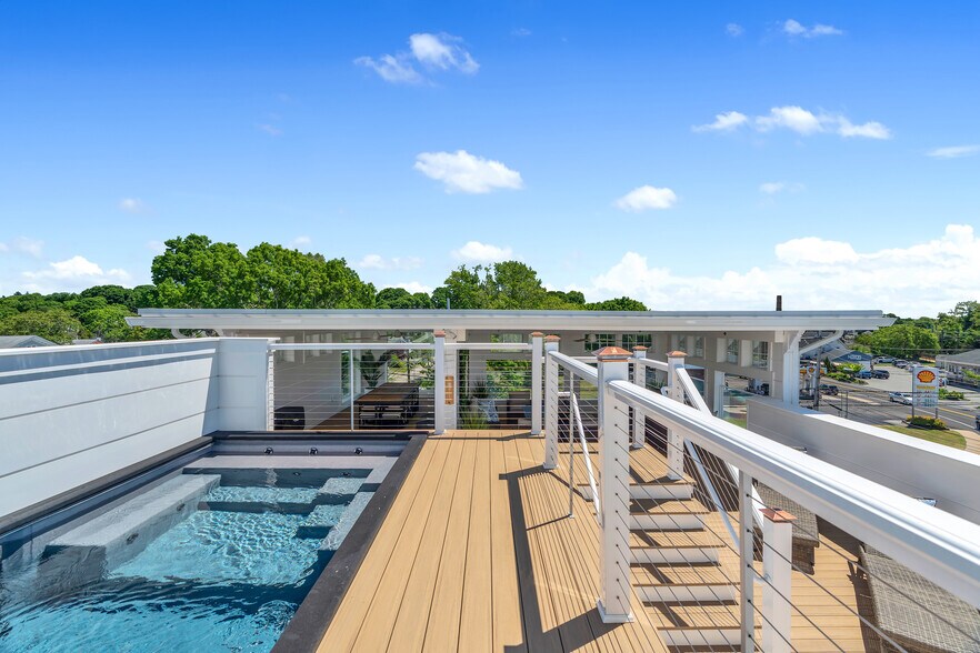 More Photos Of 32 Broadway Ave, Mystic Hotel For Sale