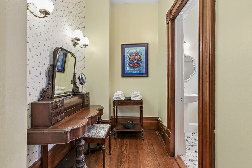 More Photos Of 2727 Saint Charles Ave, New Orleans General Retail For Sale