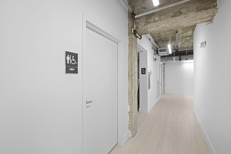 More Photos Of 605 Lincoln Rd, Miami Beach Office Residential For Sale