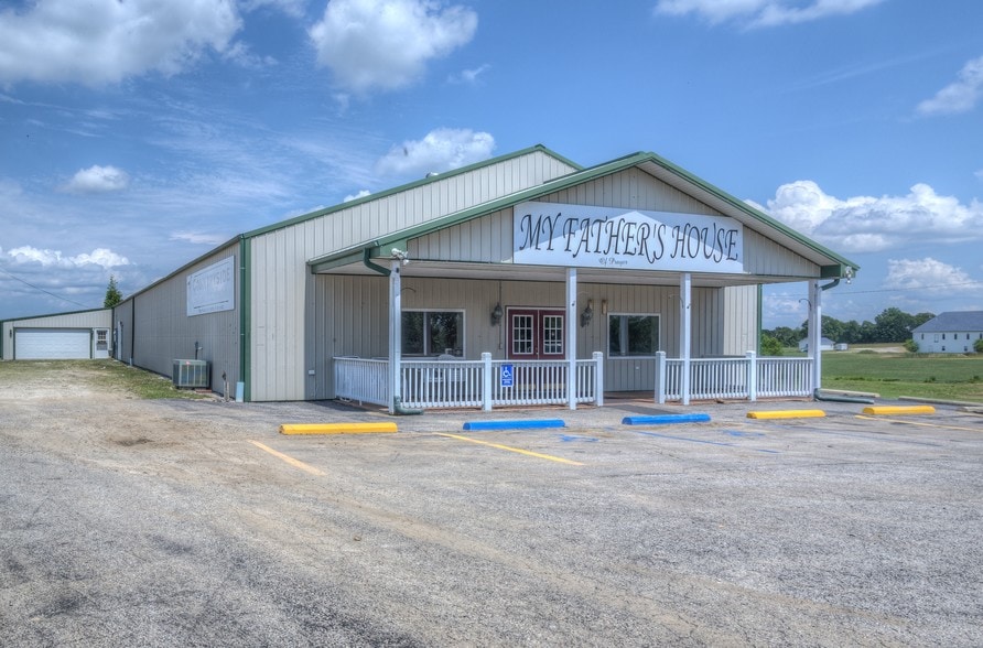 Primary Photo Of 650 Old South 5, Camdenton Storefront Retail Residential For Sale