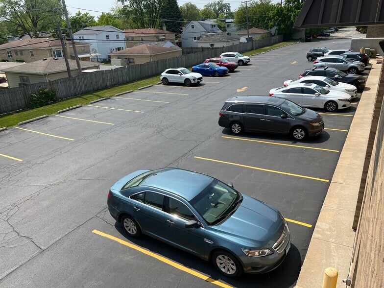 More Photos Of 300 W Lake St, Elmhurst Office For Sale