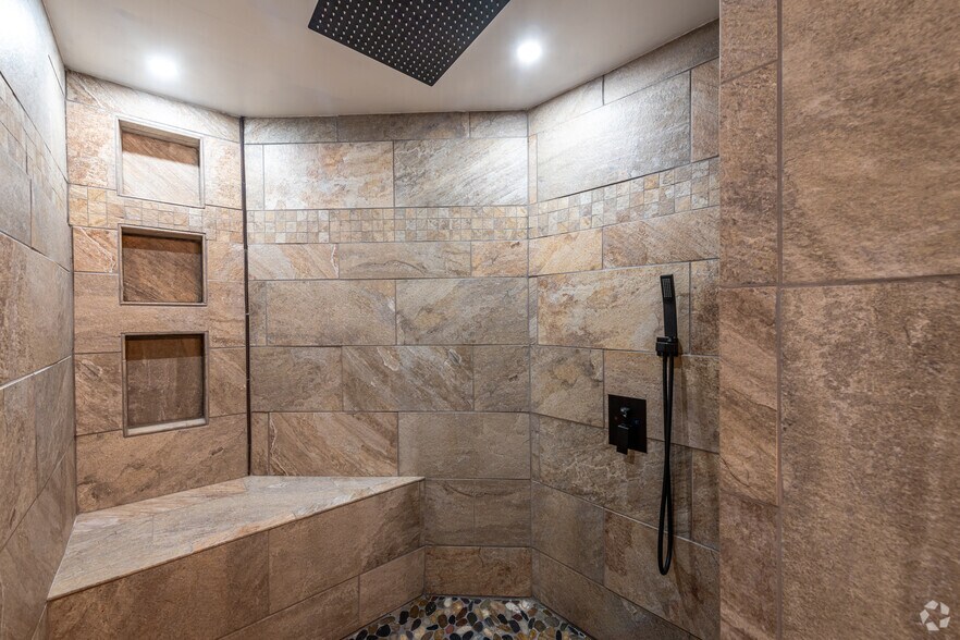 More Photos Of 218 Twin Oaks Rd, Akron Apartments For Sale