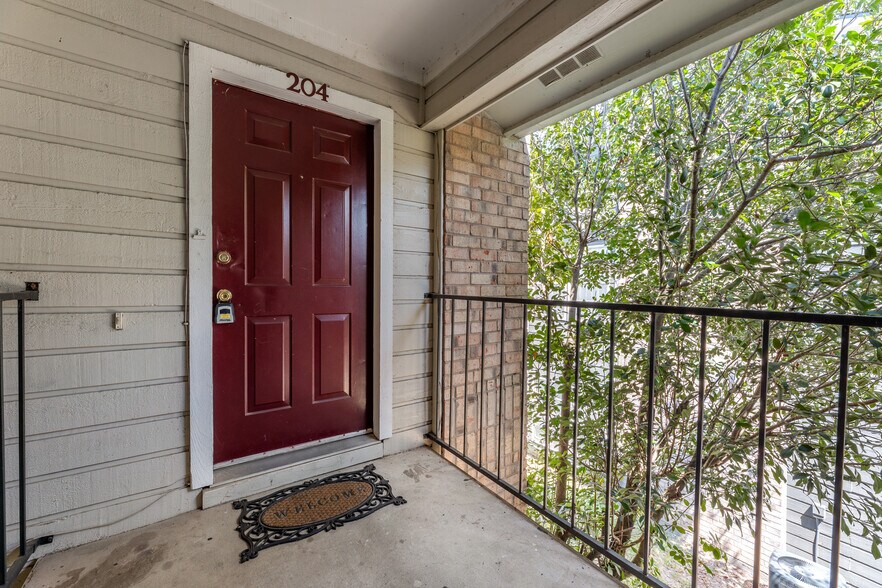 More Photos Of 1000 E University Dr, College Station Apartments For Sale