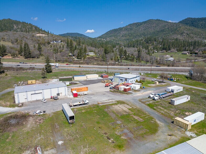 More Photos Of 2660 NW Vine St, Grants Pass Manufacturing For Sale