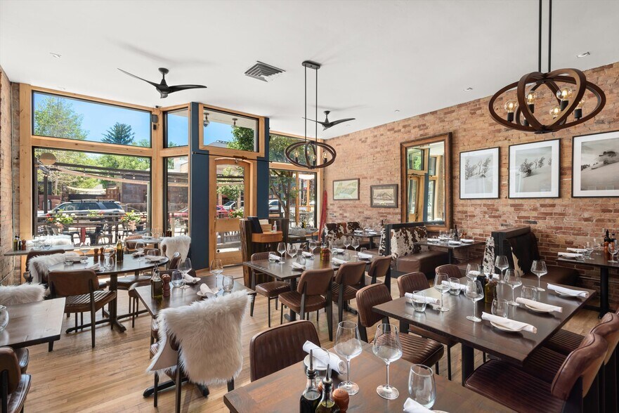 More Photos Of 335 Main St, Carbondale General Retail For Sale