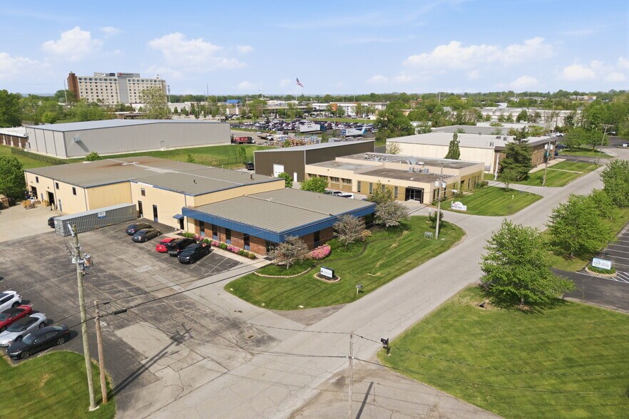More Photos Of 1812 Cargo Ct, Louisville Warehouse For Lease