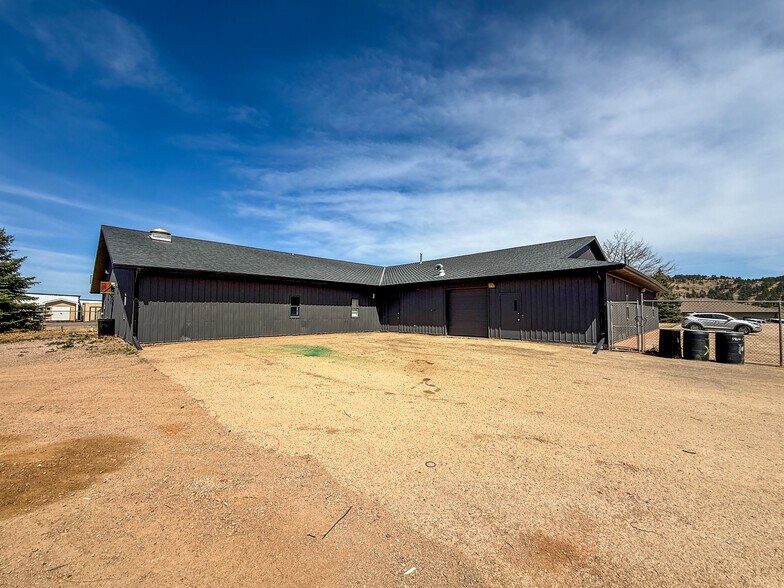 More Photos Of 2821 Plant St, Rapid City Flex For Lease