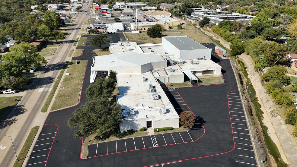 More Photos Of 6801 Meadowbrook Dr, Fort Worth Specialty For Sale