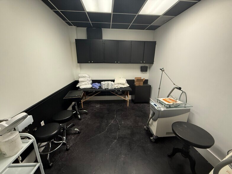 More Photos Of 150 Medical Blvd, Stockbridge Medical For Lease