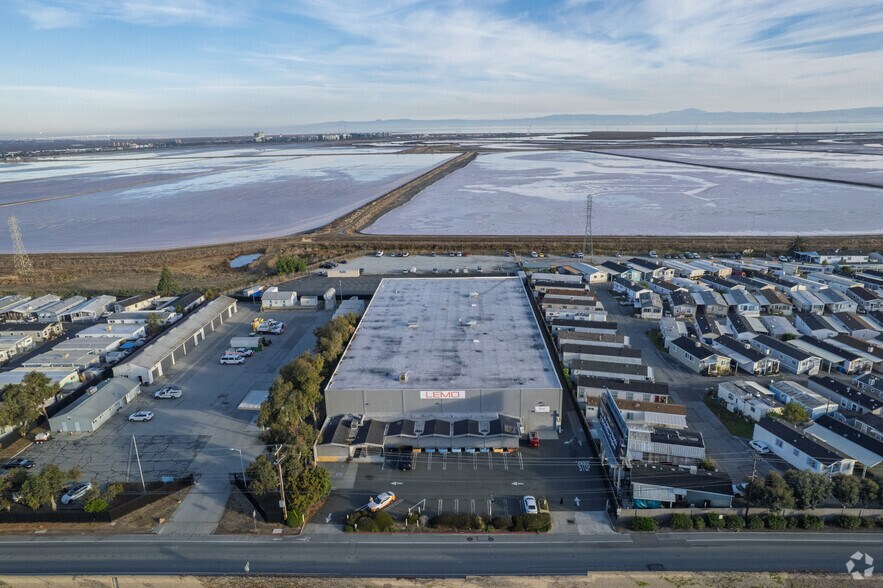 More Photos Of 2575 E Bayshore Rd, Redwood City Warehouse For Sale
