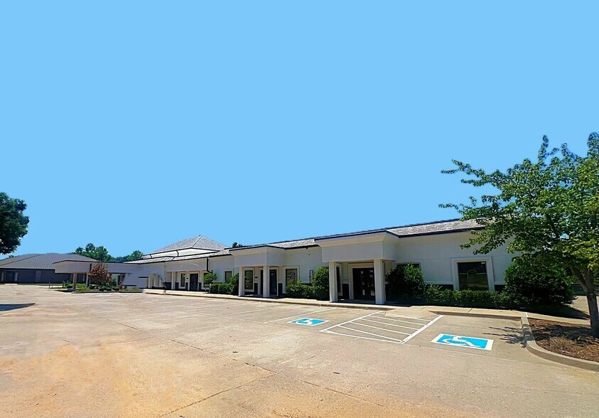 More Photos Of 620-650 24th Ave SW, Norman Medical For Lease