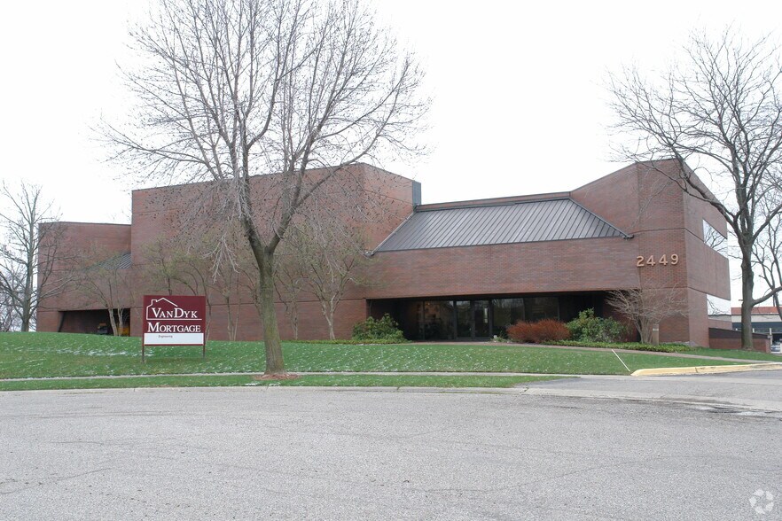 Primary Photo Of 2449 Camelot Ct SE, Grand Rapids Serviced Offices For Sale