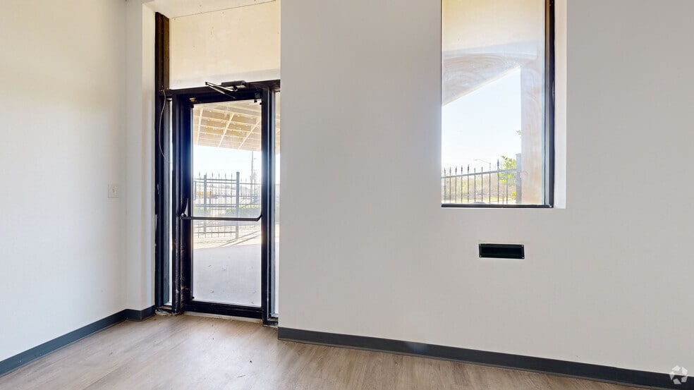 More Photos Of 2402-2404 Blue Smoke Ct, Fort Worth Unknown For Lease