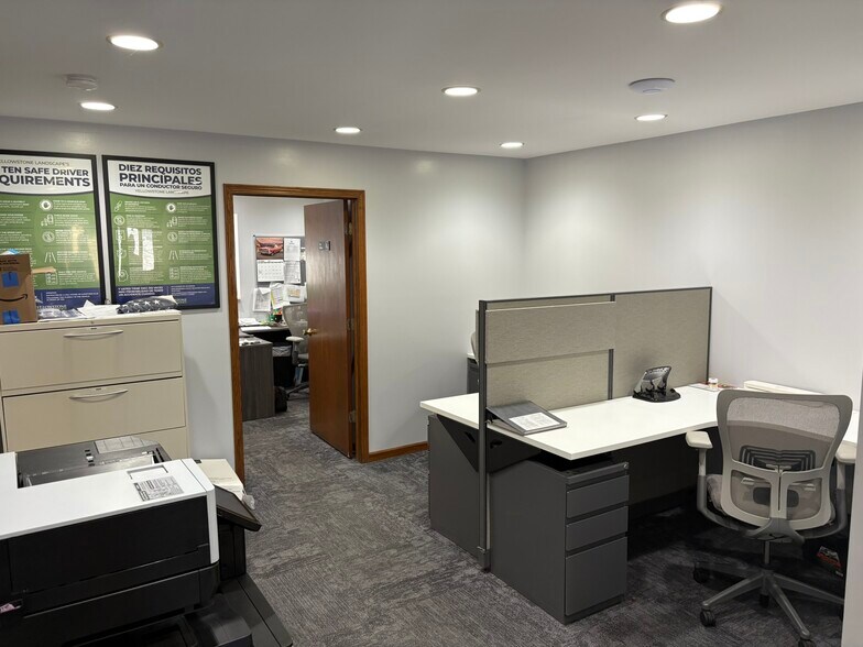 More Photos Of 3125 Glenwood Lansing Rd, Lansing Warehouse For Sale