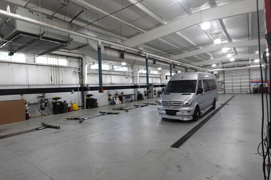 More Photos Of 320 E Fletcher Ave, Tampa Auto Dealership For Sale